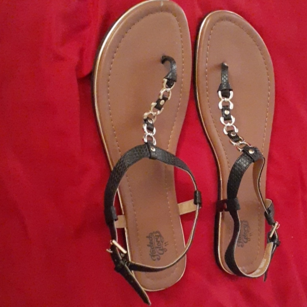 Sandals - Picture 2 of 4